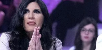 Pamela Prati, Mark Caltagirone esce dall'ombra e pubblica un post Instagram ma per la soubrette si mette male
