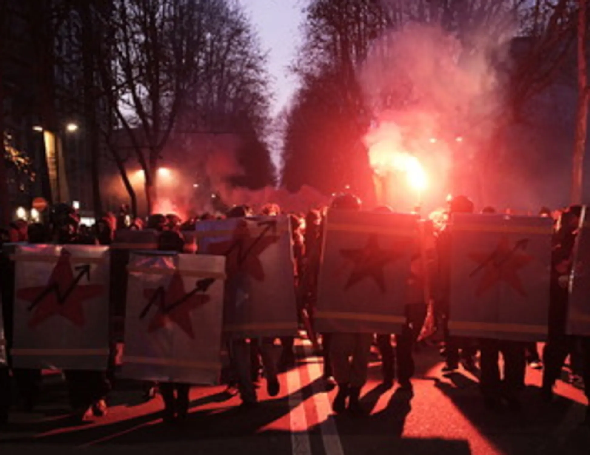 Leggi l'articolo: "Pestaggi salutari", orrore di Askatasuna. Insorge FdI