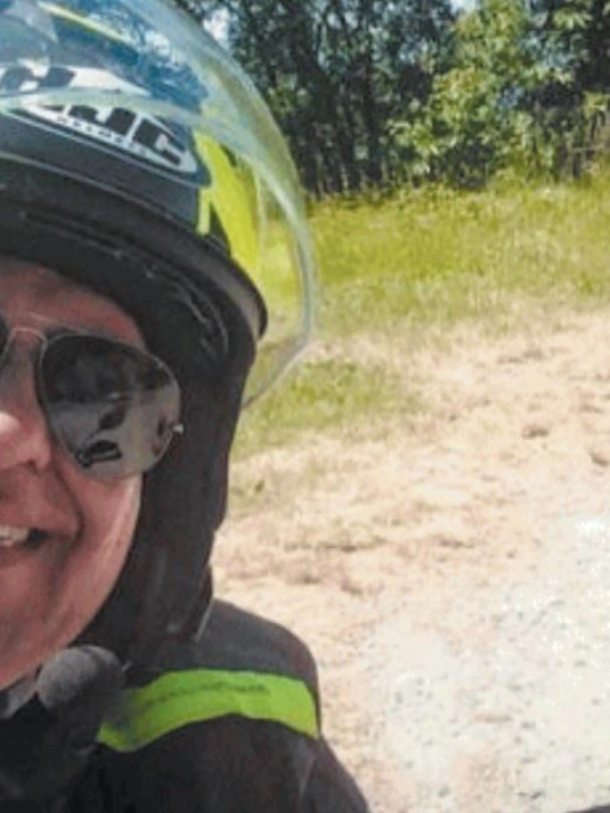 Morto dopo il selfie con l'orso? Orrore: lo insultano