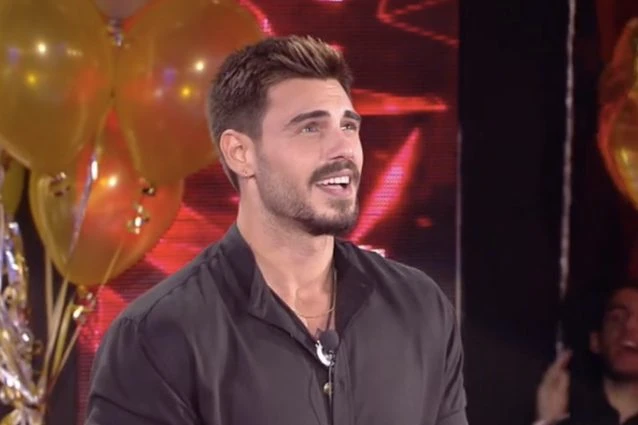 Grande Fratello Vip, la confessione di Francesco Monte sulla De Filippi: la scelta obbligata, cosa nascondeva