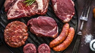 Carne ritirata, orrore in macelleria a Viterbo: ovini e bovini? Cosa mangiamo davvero?