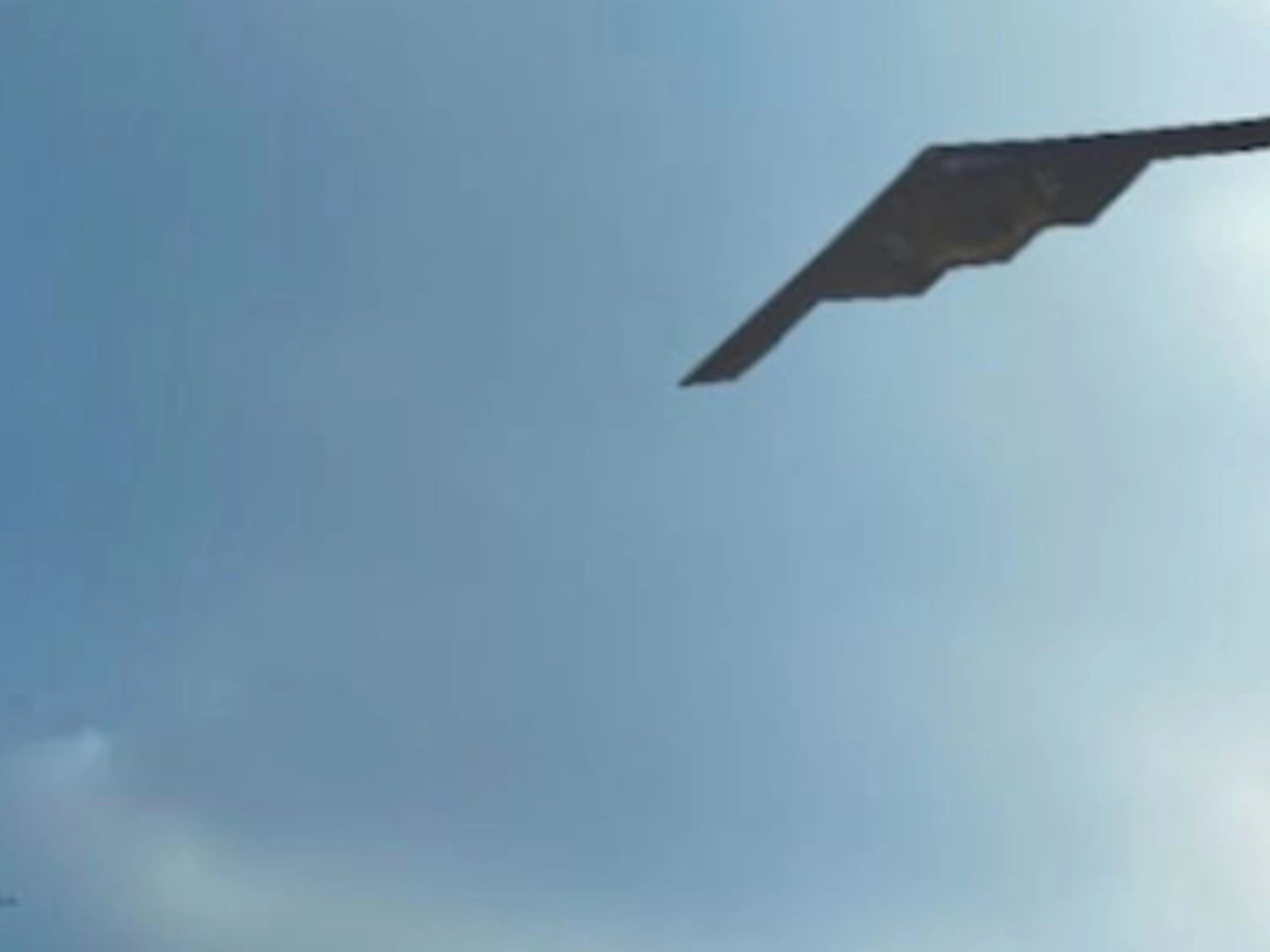 Bombardiere Usa avvistato a Torino, "ecco cosa c'è dietro"