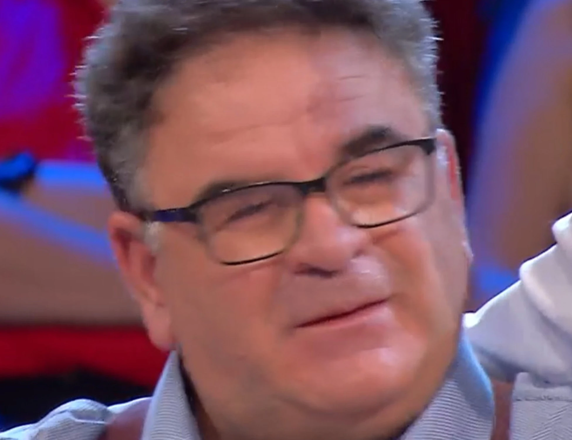 Affari tuoi, caos per Pasqualone: "Ma non si vergognano?"