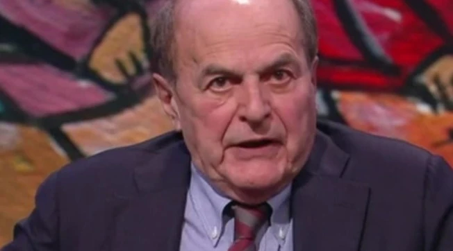 Pier Luigi Bersani choc: "Se butta un bimbo nel Po?", l'attacco a Piantedosi