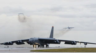 Russia, B-52 americano a pochi km da San Pietroburgo: panico al Cremlino