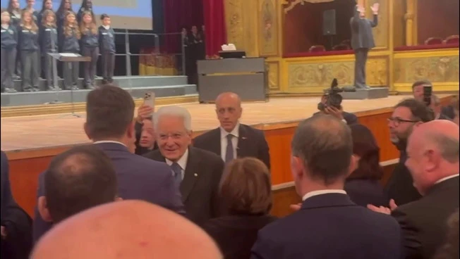 Capitale Volontariato 2025, applausi per Mattarella al Teatro Massimo di Palermo