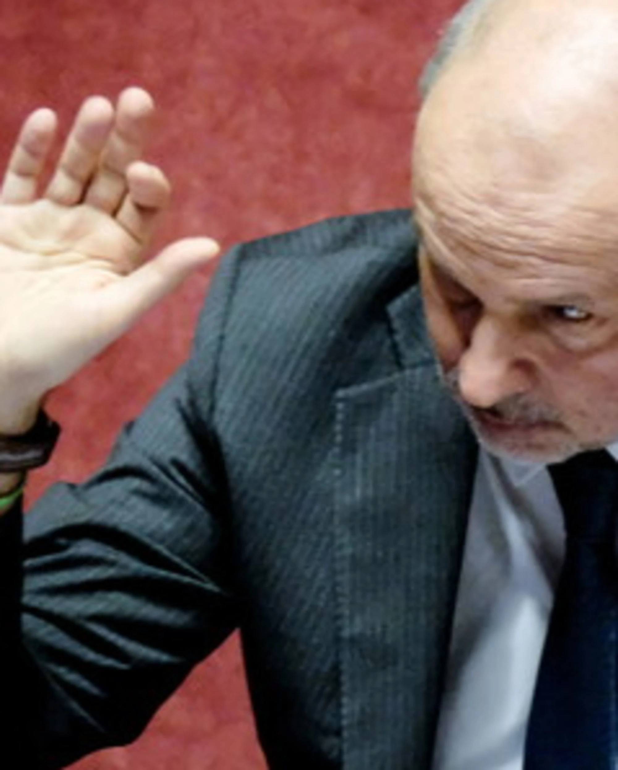 Schillaci, stop alle polemiche: revocata la commissione vaccini