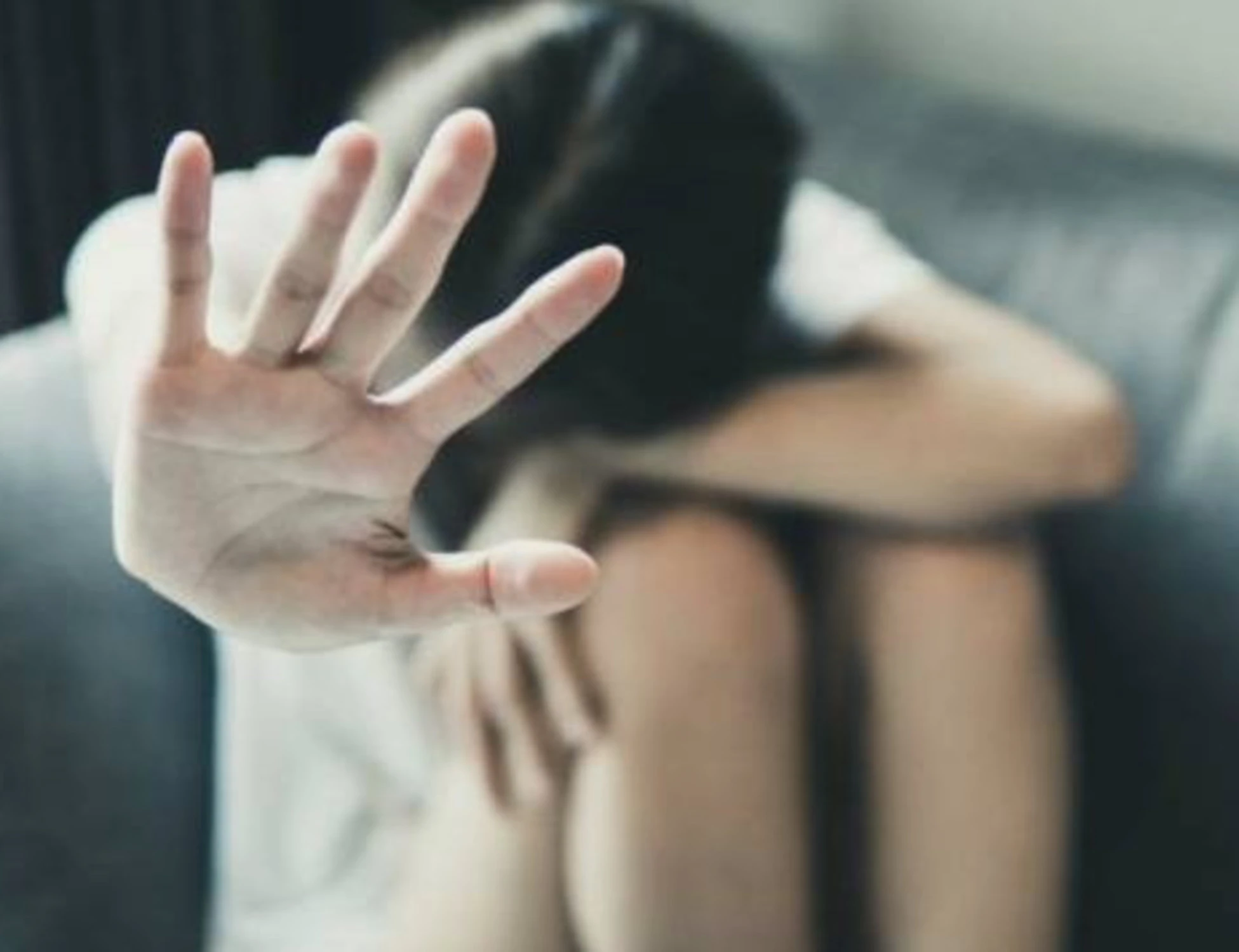 Milano, entra nel suo palazzo e la violenta: arrestato giovane egiziano