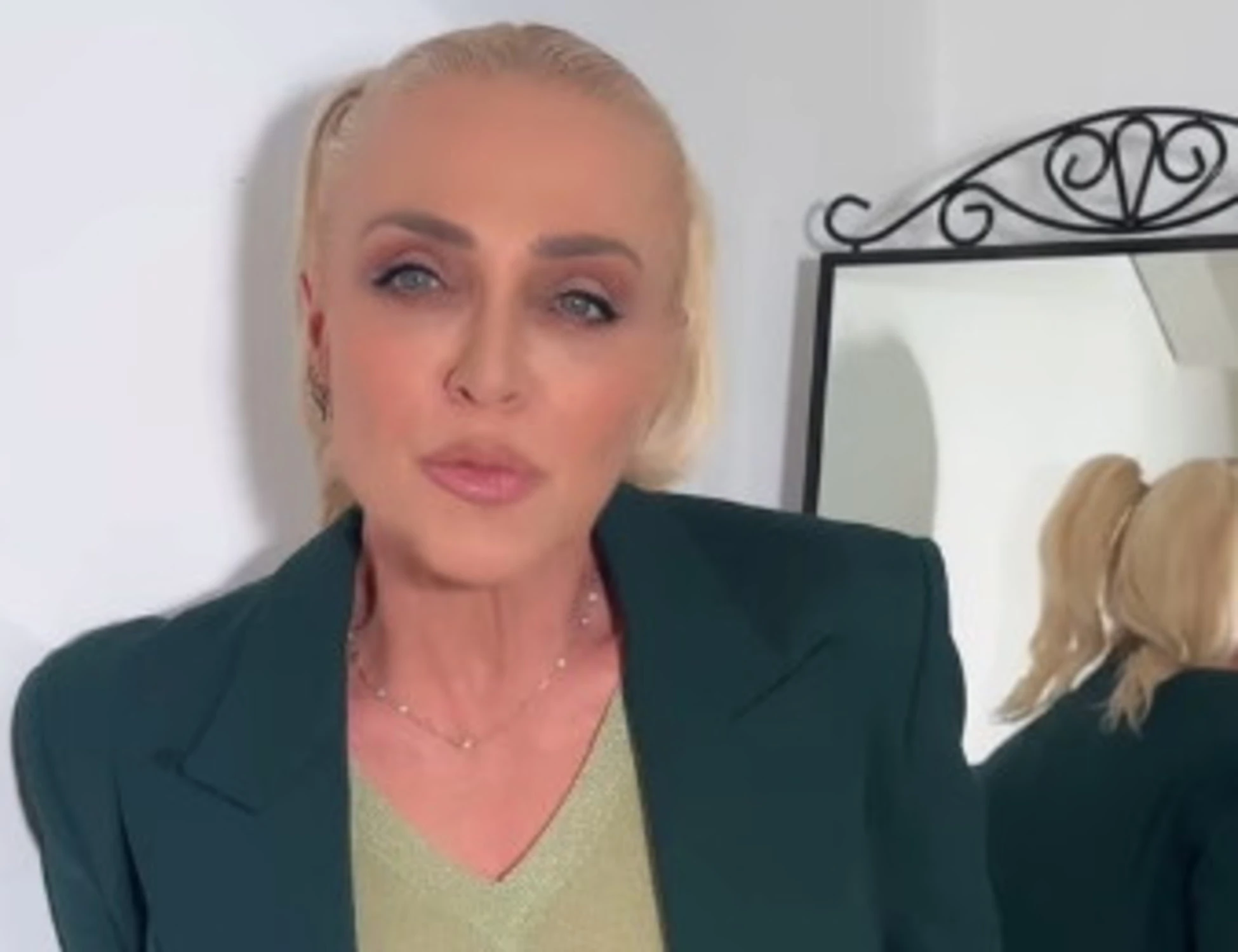 Paola Barale, confessione da censura: "Come mi piacciono"
