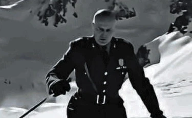 "Tutti insieme viva il Duce": il brano vola, la sinistra impazzisce