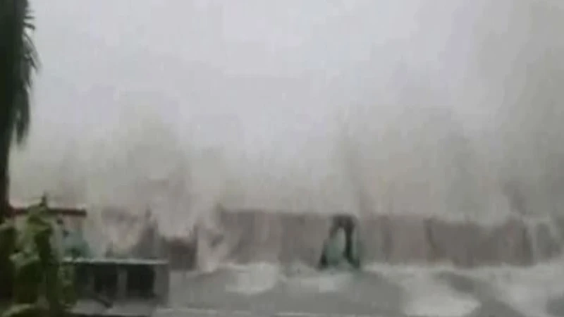 Filippine, arriva il super tifone Fung-wong: venti fortissimi e allagamenti