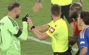"Stai muto!": la rissa Gigio-Lukaku, l'insulto del belga fa il giro del mondo