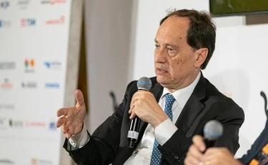 Ciriani, orgoglio Msi: "Guardate in casa vostra", Anpi e antifascisti zittiti