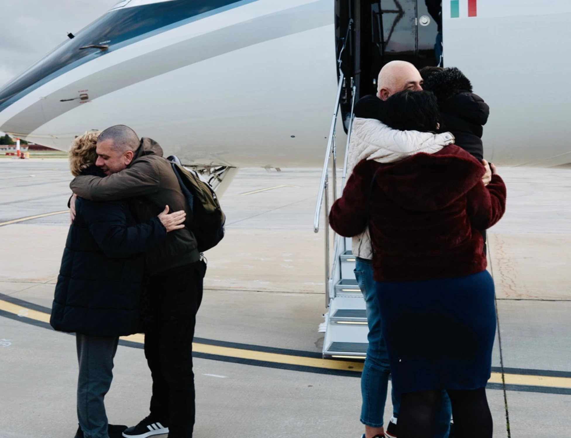 Trentini e Burlò atterrati a Ciampino: ad accoglierli Meloni e Tajani