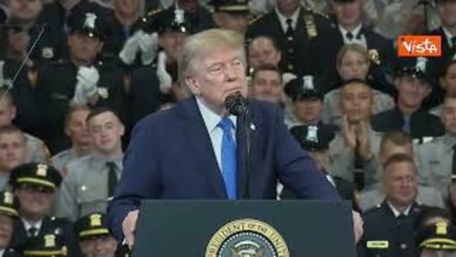 Trump: Tra non molto dichiarerò lo Stretto di Hormuz territorio Usa