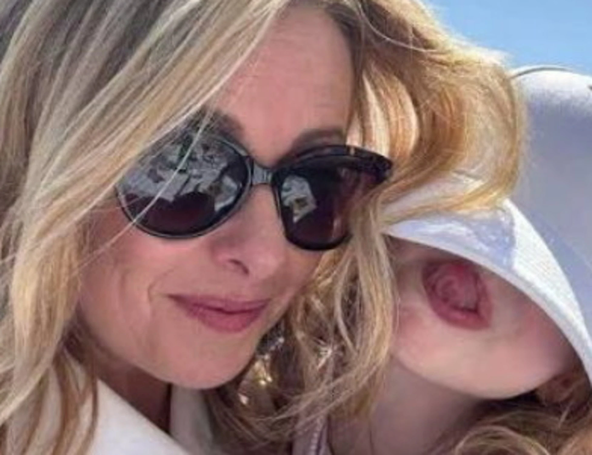Giorgia Meloni, dove si trova ora con la figlia Ginevra: "L'aveva promesso"