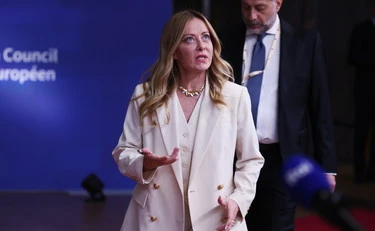 La Meloni non firma l'aumento di stipendio alle toghe, l'Anm non molla i soldi