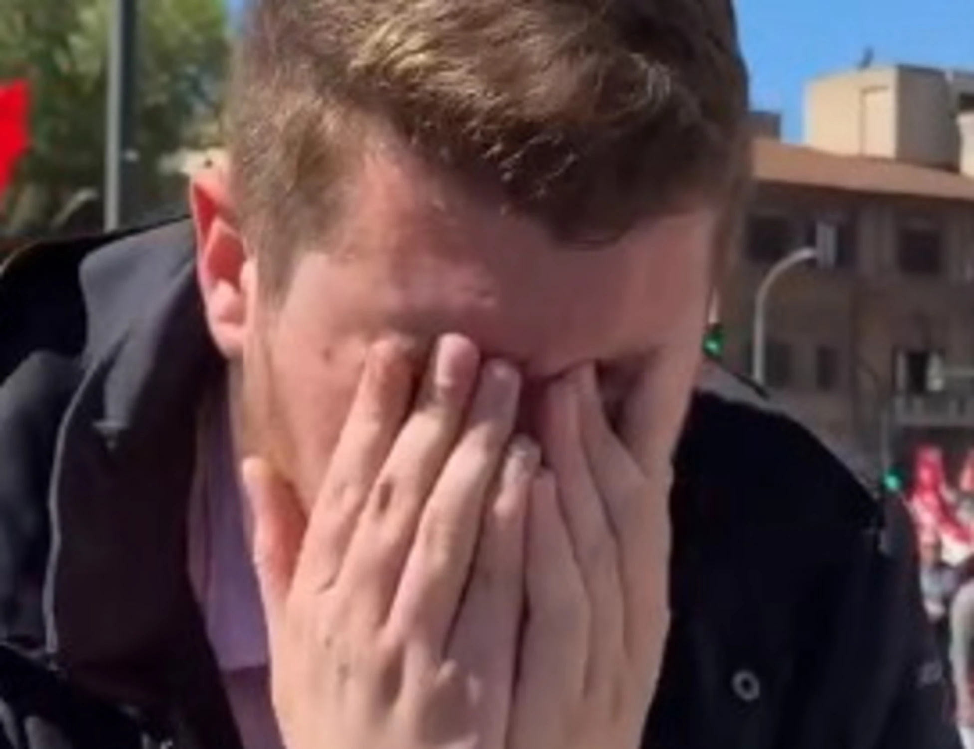 25 aprile, spray urticante contro il capo dei Radicali: "Abrasione della cornea, sinistra prenda le distanze"