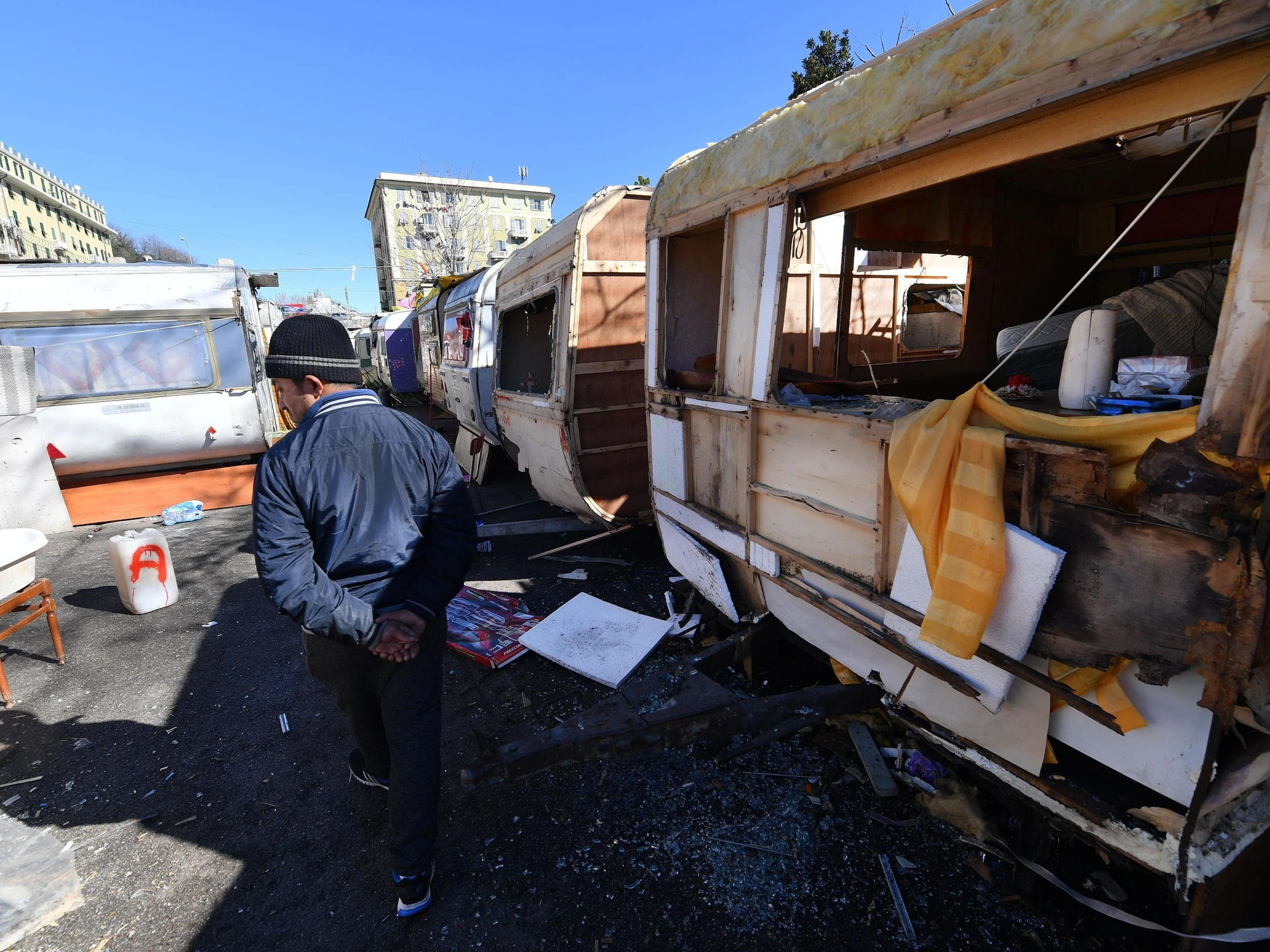  Bruxelles coi rom abusivi di Napoli: "No sgomberi senza case"