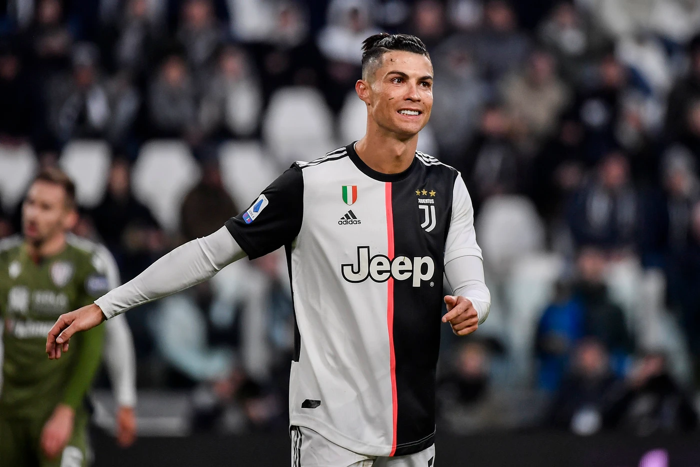 Cristiano Ronaldo ci ha fregati tutti: sembrava in crisi, invece macina record e dribbla anche i media