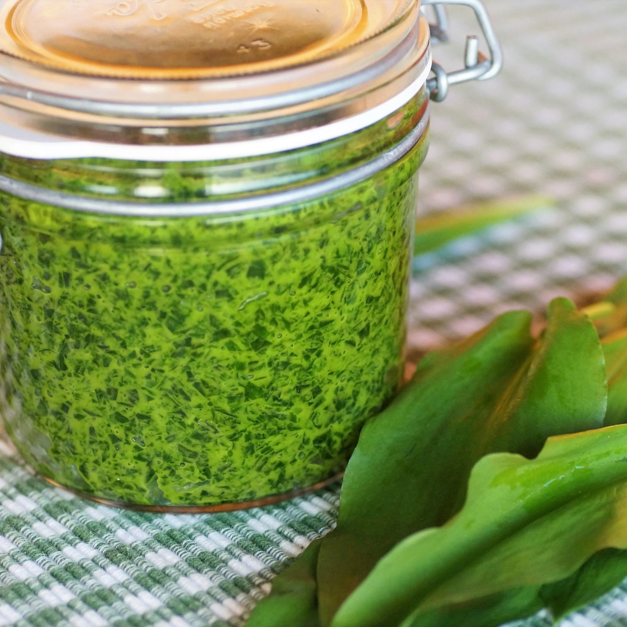 Apologia del pesto (e una variazione sul tema)