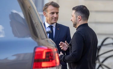 https://media.liberoquotidiano.it/Qiuf7SiEz1uSBNzDK6CpDJoeweWMw7a9w_jsIVcXsYM/width:800/quality:90/aW1hZ2VzLzIwMjUvMDkvMDYvMDgxMTAyMjg1LWEyOTBiNGI1LTI4MDEtNDgwNi1hMTE2LWNiNjRlMTdiNGY4MC5qcGc.webp