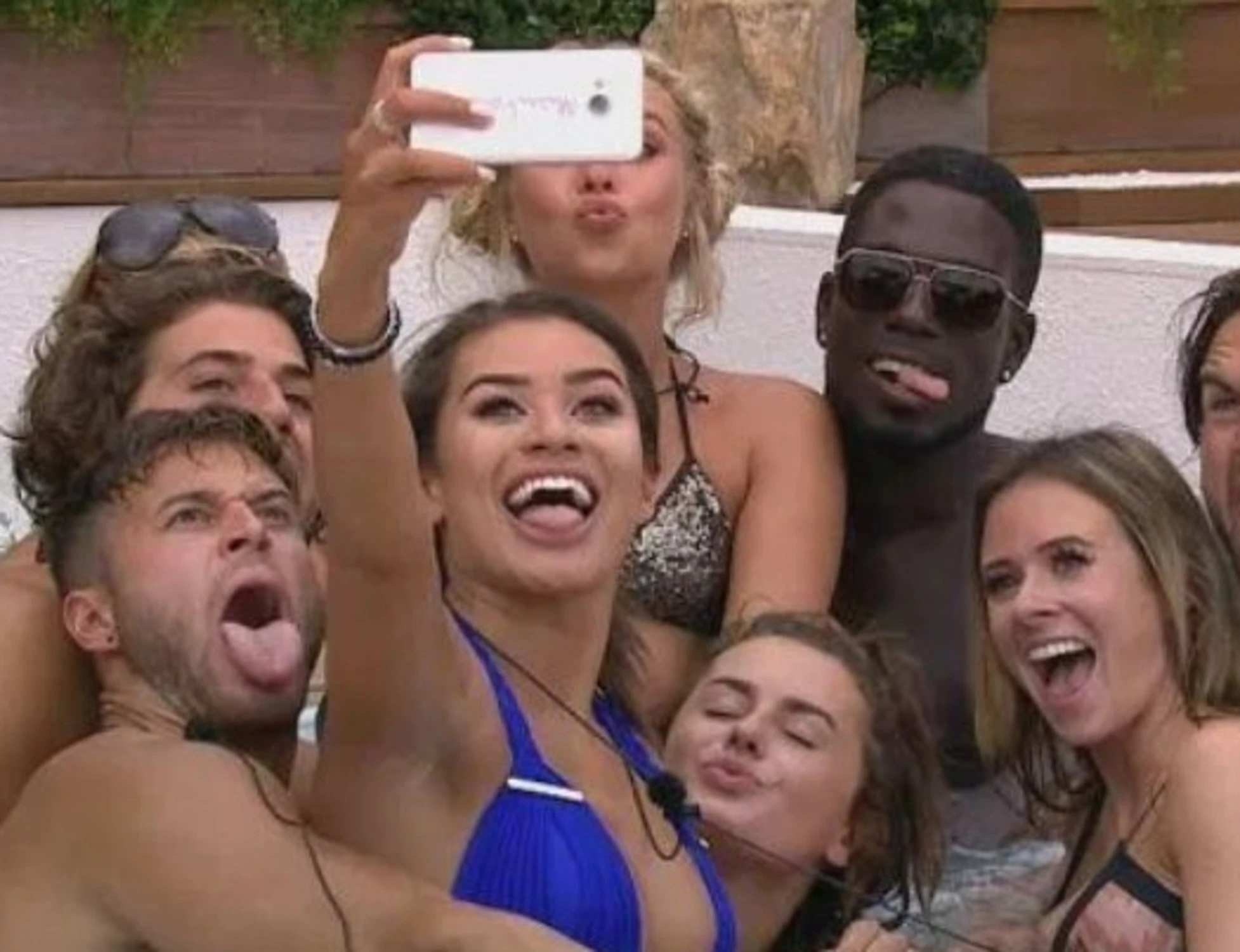 Love Island, reality-choc: distribuiti 200 preservativi