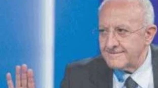Vincenzo De Luca vaccinato, l'affondo di Osho sul Tempo: "Non so voi, io da oggi sono zona gialla"