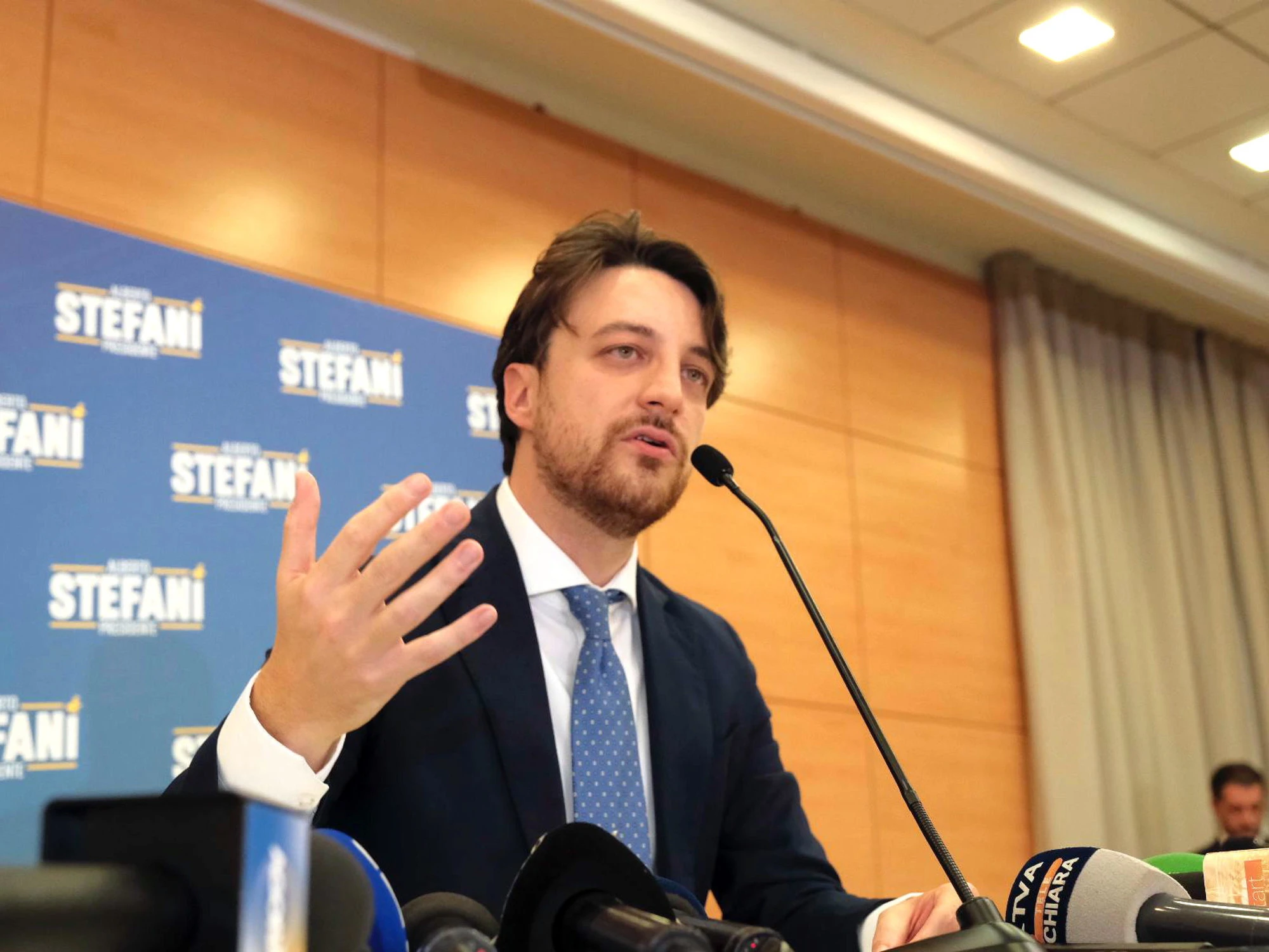 Il sondaggio sui governatori: Stefani subito in testa. Fico e Decaro? Ecco dove sono...