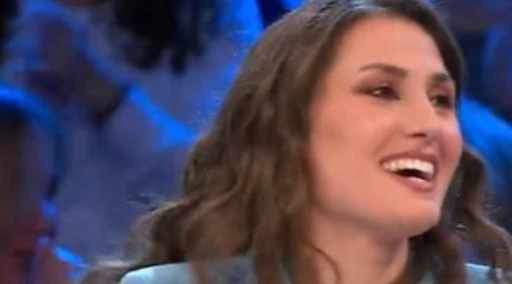 Affari Tuoi, "roba da non credere": con cosa rimane Francesca, il tabellone che sconvolge De Martino