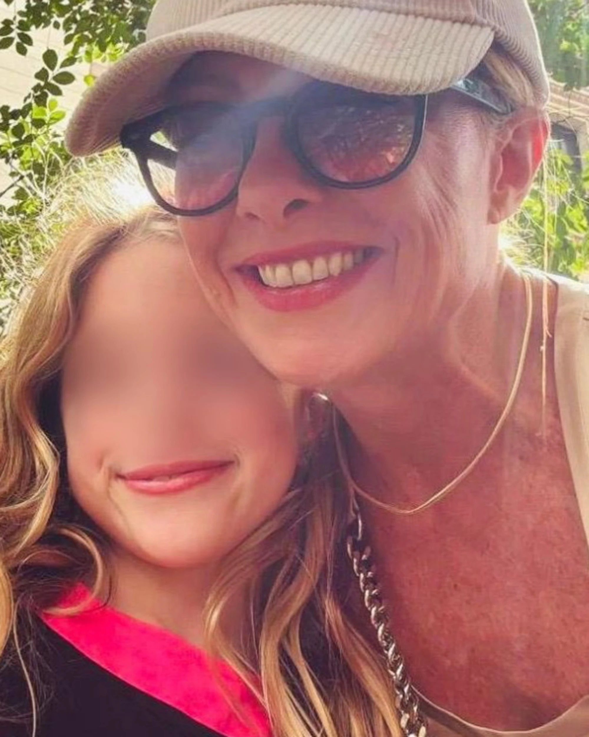 Meloni smonta le balle della sinistra: "Le combatto come donna e madre"