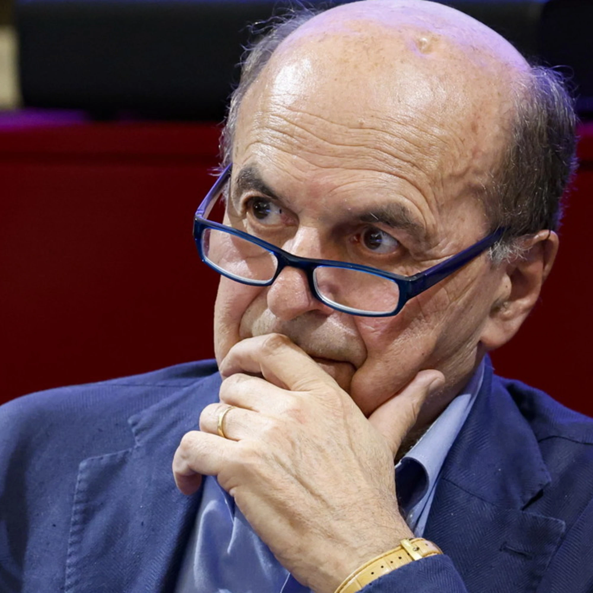 &quot;Elly come gli Oasis&quot;. Bersani, che stecca&nbsp;