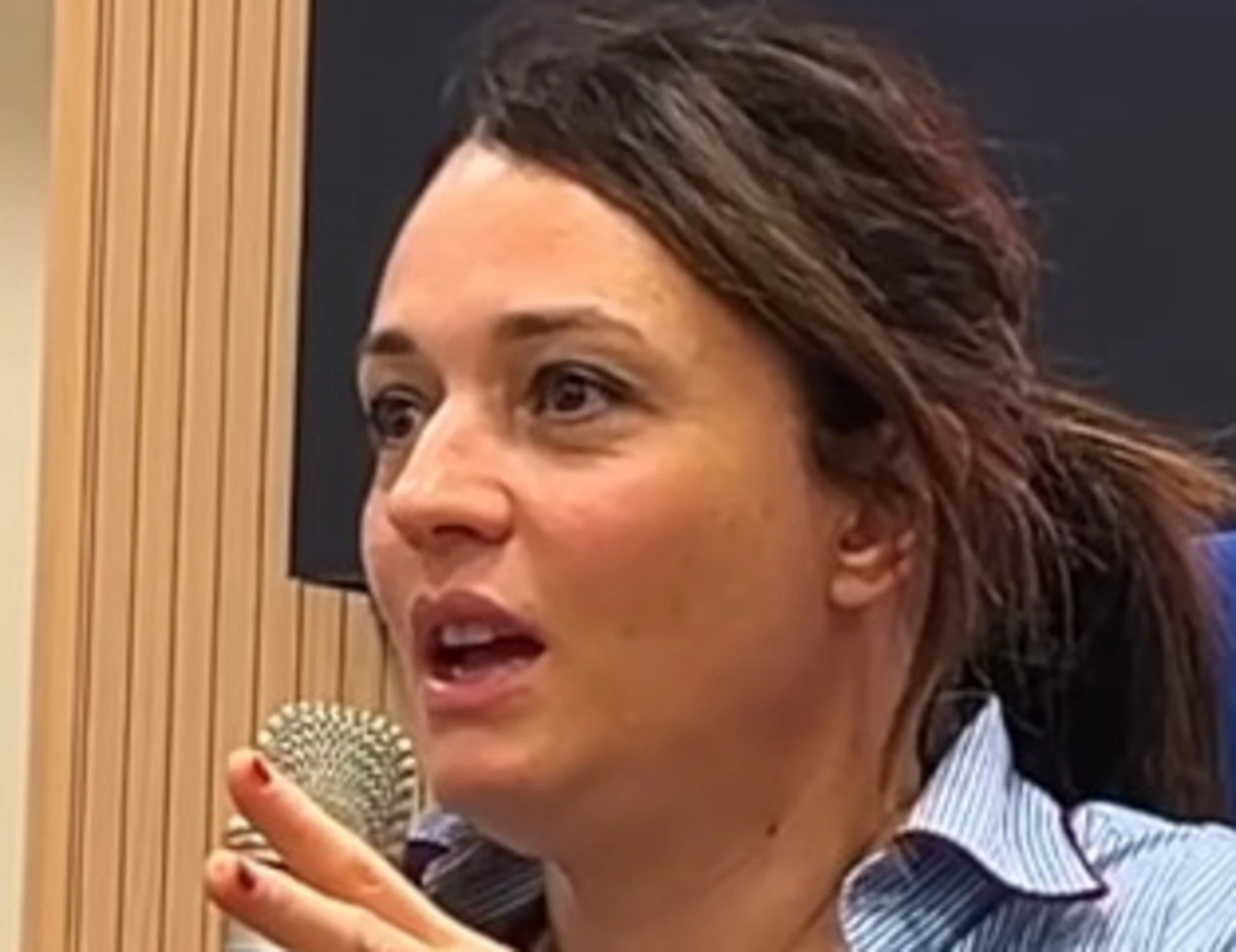 Carmen Consoli, il deliro su Giorgia Meloni: "L'ho sognata inc... con me"