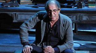 Adriano Celentano contro Carlo De Benedetti: "Attacco a Berlusconi? Nel bel mezzo dello sporco, spargi odio"