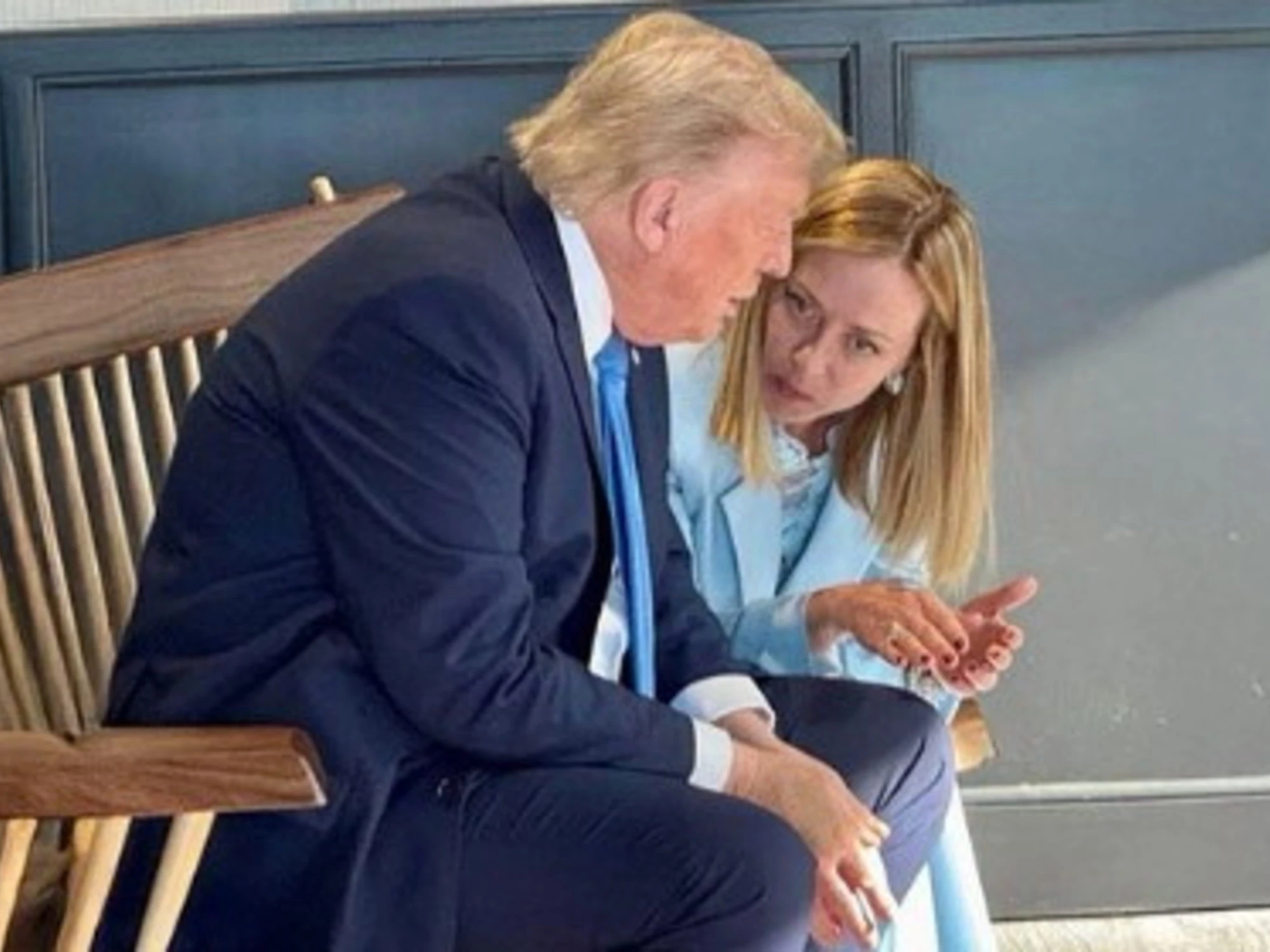 Giorgia Meloni e la foto con Trump, FdI: "Un segnale chiaro"
