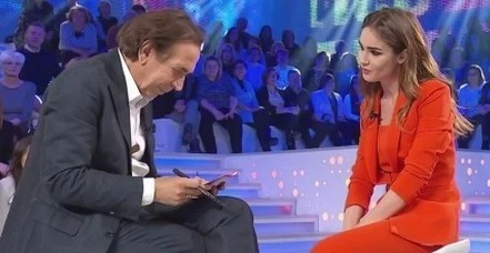 Isola dei famosi, Giucas Casella a Verissimo apre la busta con il pronostico sul vincitore: chi aveva previsto