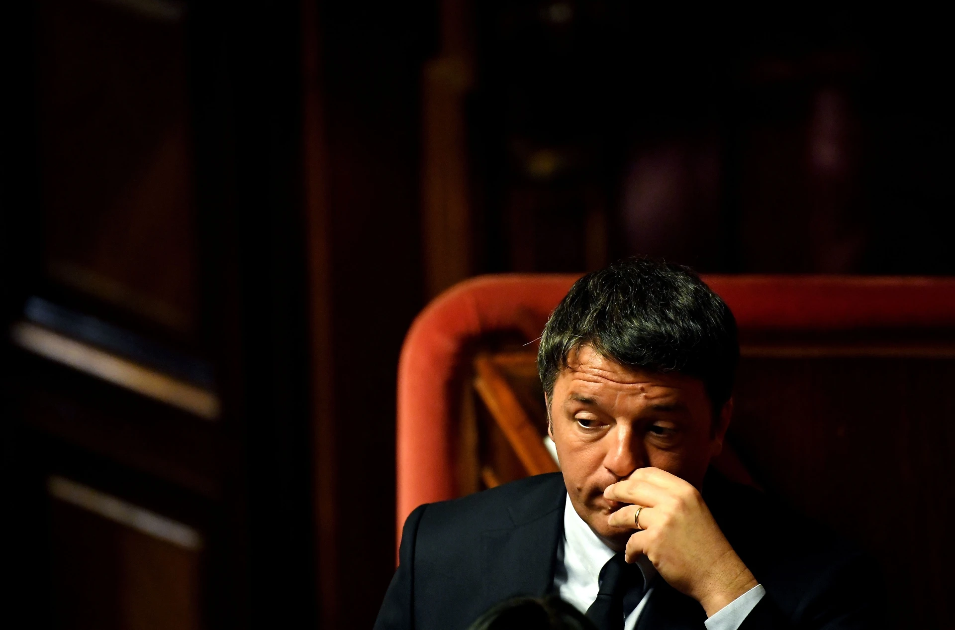 Matteo Renzi, la strategia per affossare il Pd: la mossa del granchio, a chi la farà pagare