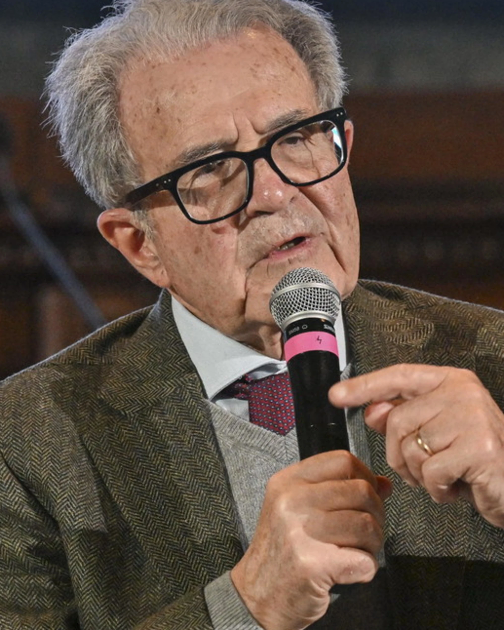 Ernesto Maria Ruffini, il suo logo: aiuto, torna Romano Prodi