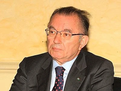 Squinzi: "L'euro va difeso fino in fondo" Edilizia, flessione del 30% nel 2012