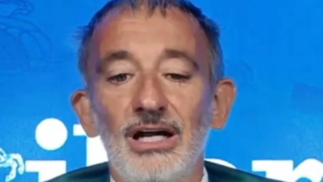 https://media.liberoquotidiano.it/QuRuBQ7ulpG7xcOgr7peAiWm44PJjrM-_XWtQIUa9AM/width:800/quality:90/aW1hZ2VzLzIwMjYvMDkvMDQvMTAwOTQyNjEyLWRjZDE4ODJlLTYyZmMtNDg5NC1hZDQwLWZhOTM1MmJkZmU0My5qcGc.webp