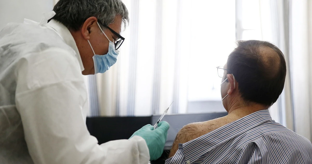 Coronavirus, bollettino 30 maggio: crolla il numero di morti e corre il vaccino. Quanti italiani sono stati già immunizzati