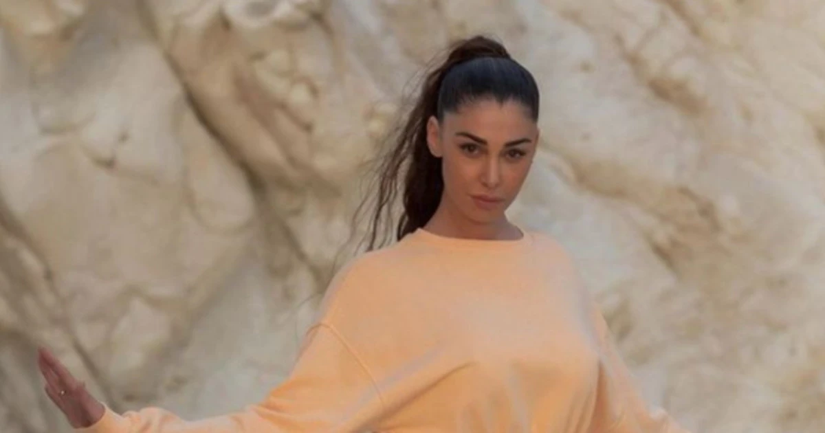 Belen Rodriguez, "ma non ha le mutande": la foto che sconvolge i fan, sotto si vede tutto