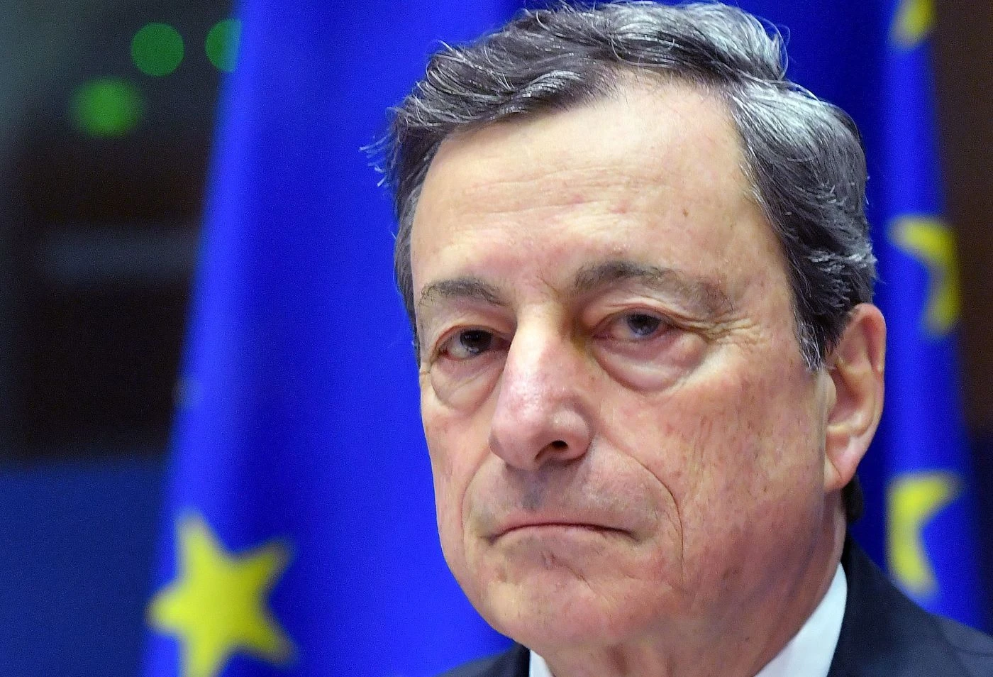 Mario Draghi, il duro attacco: "Debito troppo alto? Addio alla sovranità"