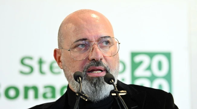 Stefano Bonaccini, il sondaggio che terremota il Pd: "Se rimaniamo al 20 per cento, non vinciamo le elezioni"