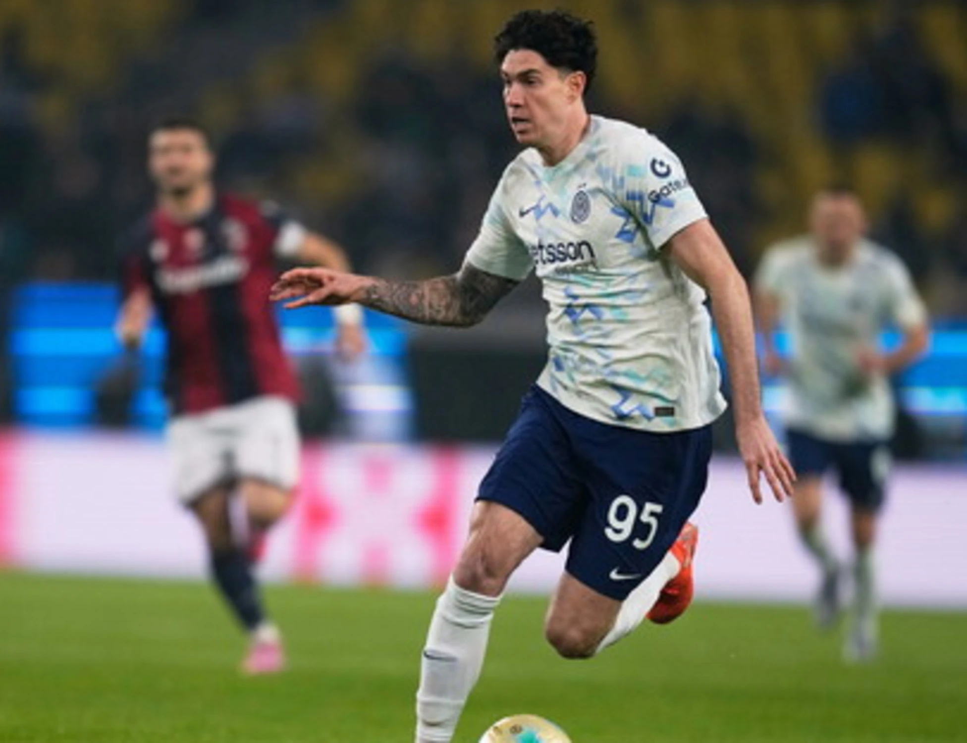 Bastoni, il "like" scatena l'Inferno: Inter, ansia tra i tifosi