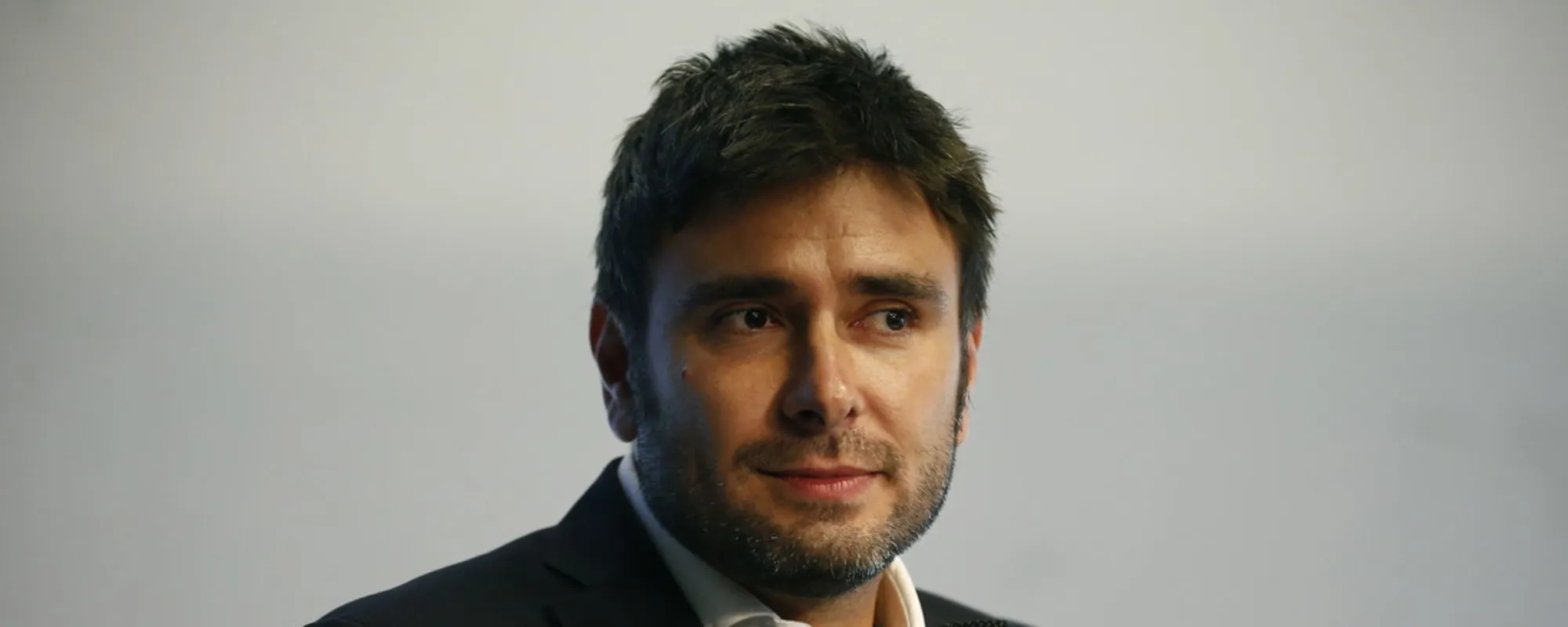 "Di Battista è sedato", i tempi si allungano: le ultime da Cuba