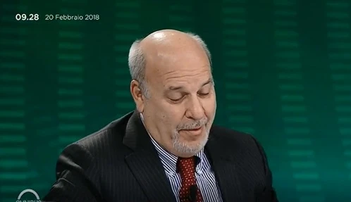 Alan Friedman contro Fabio Fazio: "Sembra un giovane Bruno Vespa, non ha mai contraddetto Silvio Berlusconi"