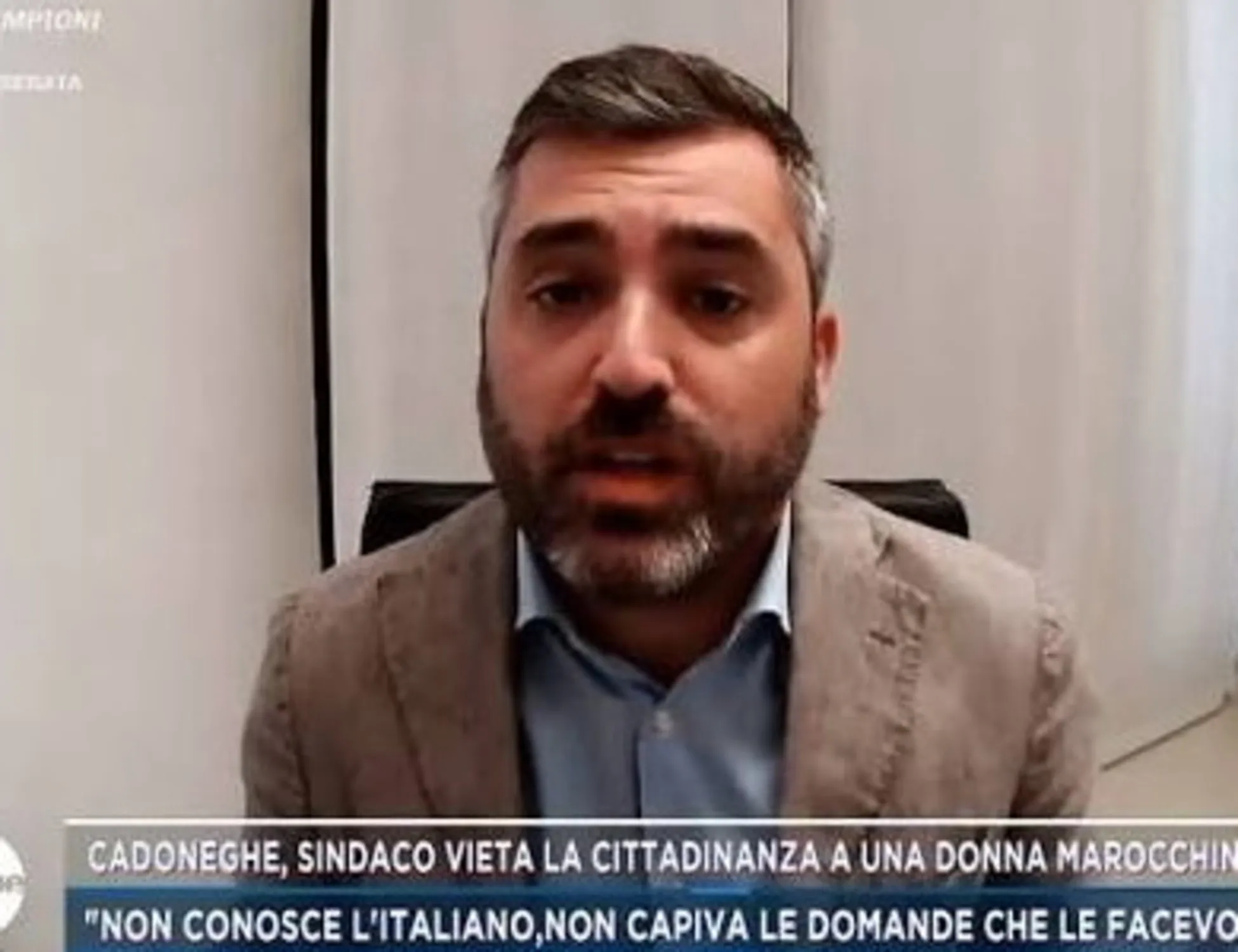Leggi l'articolo: La marocchina non parla italiano, il sindaco la gela: "Nessuno glielo ha ordinato"