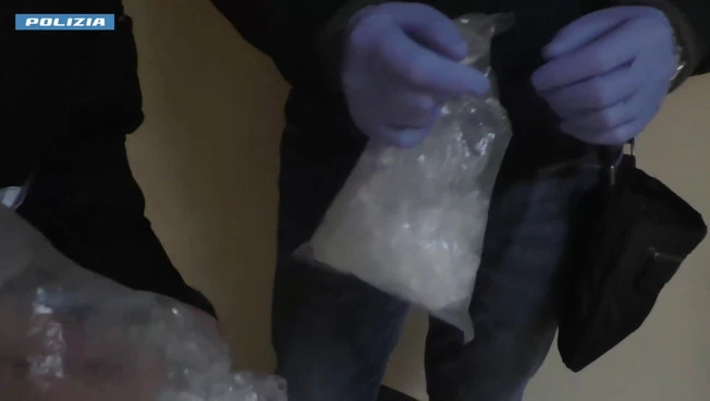 Traffico di droga ed estorsioni a Palermo, 50 misure cautelari