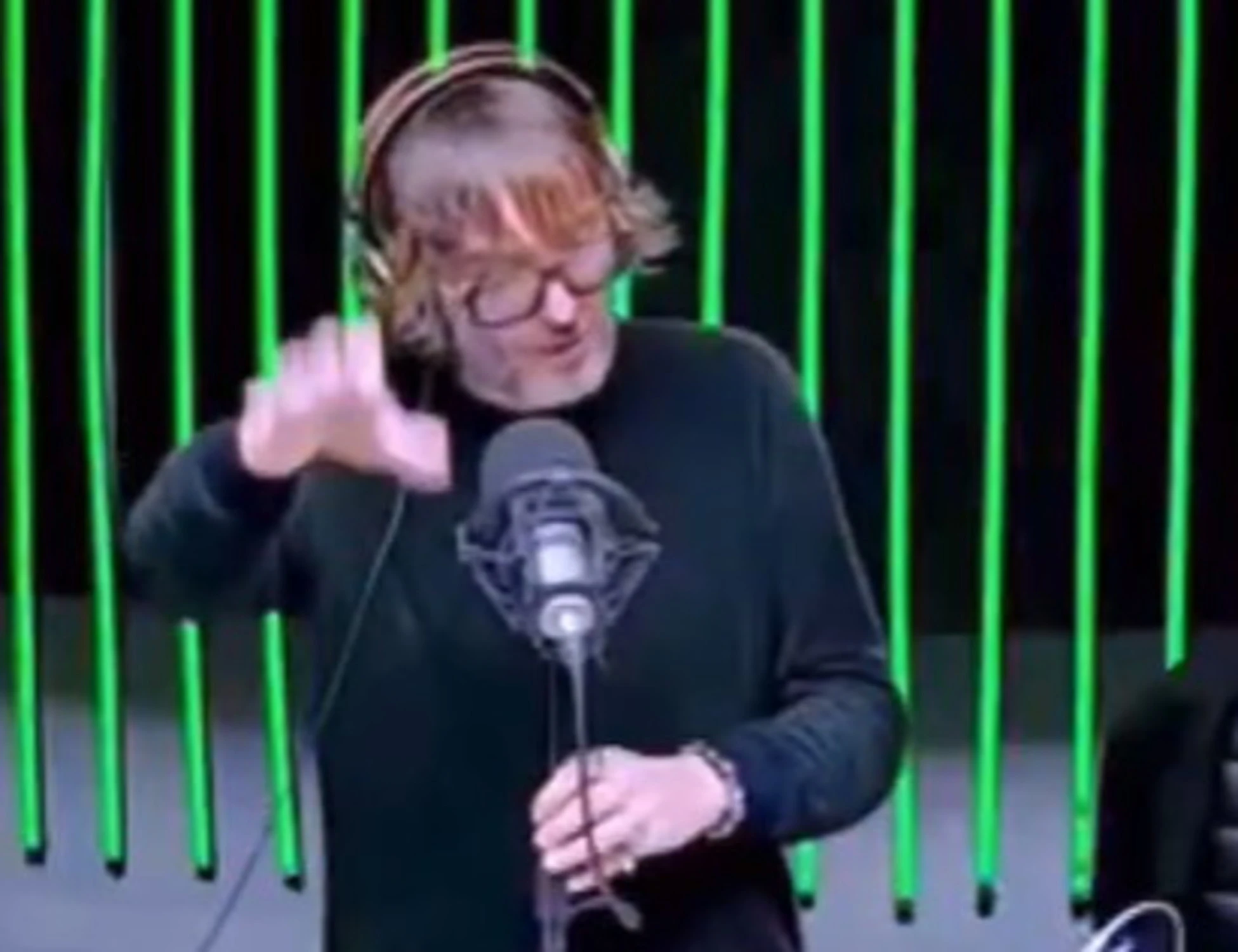 Cruciani stronca in diretta Ilaria Salis: &quot;Dovete nascondervi&quot;